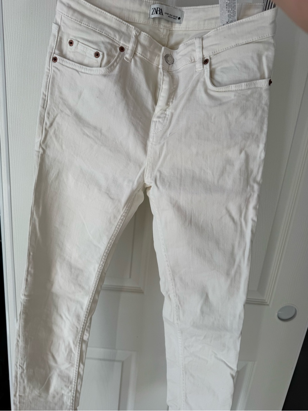 Zara Men’s Skinny Jeans in Off-White